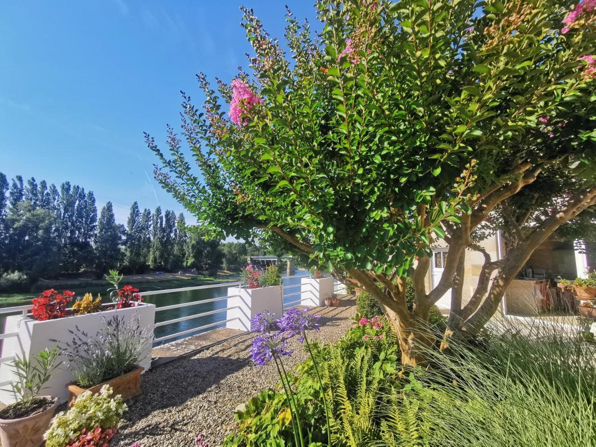 Bed and Breakfast Au Bord De L'Eau Pessac-sur-Dordogne Exterior foto